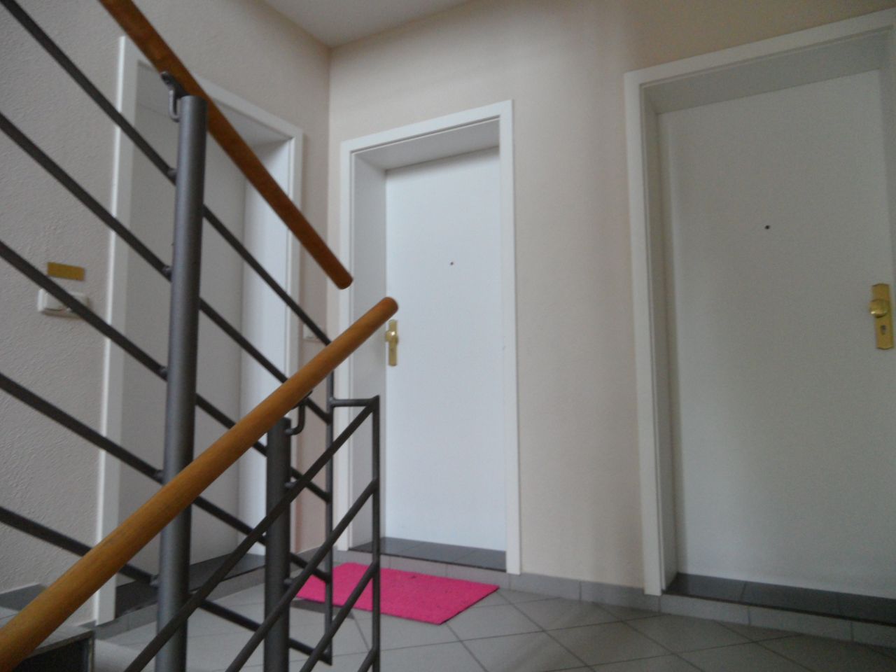 Ab 1.10.! Helle 1-Raumwohnung mit Singleküche und Balkon in Marienthal!