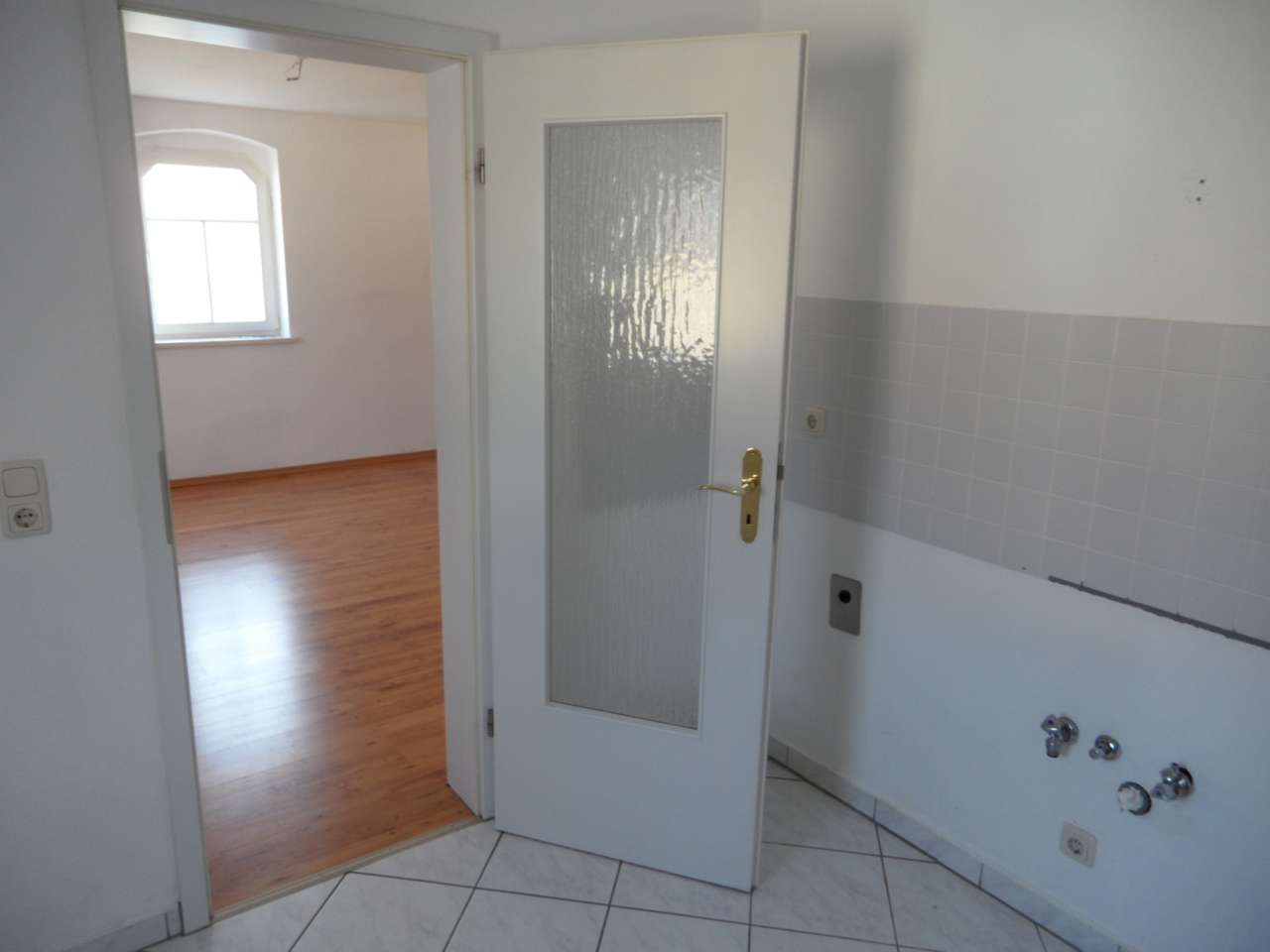 Ab 01.07.26!! Gemütliche kleine 2 Raum Dachwohnung mit Südbalkon