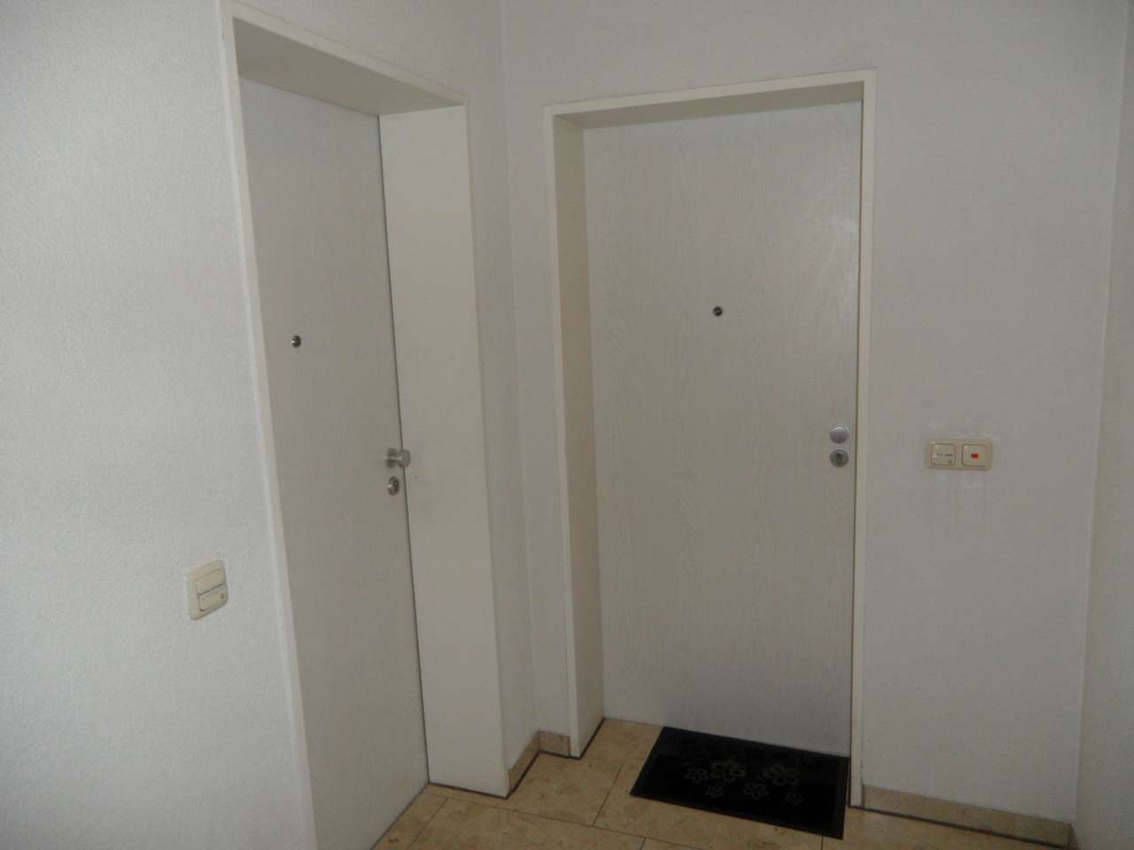 Ab 01.08.26! 1-Raum WE mit Balkon, Einbauküche und Tiefgaragenstellplatz in ruhiger Seitenstraße
