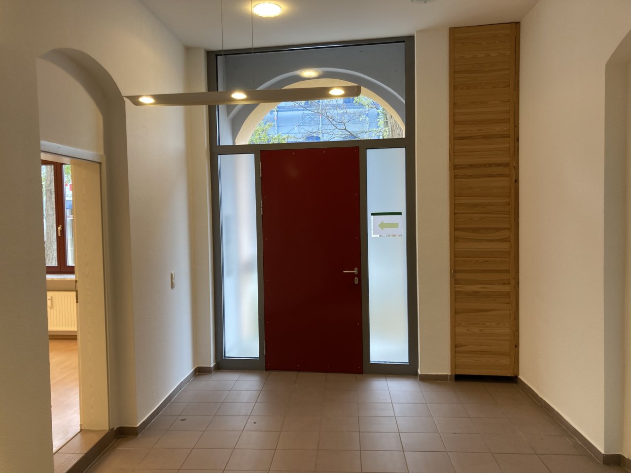 Ab 1.1.27! Zentrumsnahe, moderne Büroräume mit Balkon u. zwei Carport-Stellplätzen!