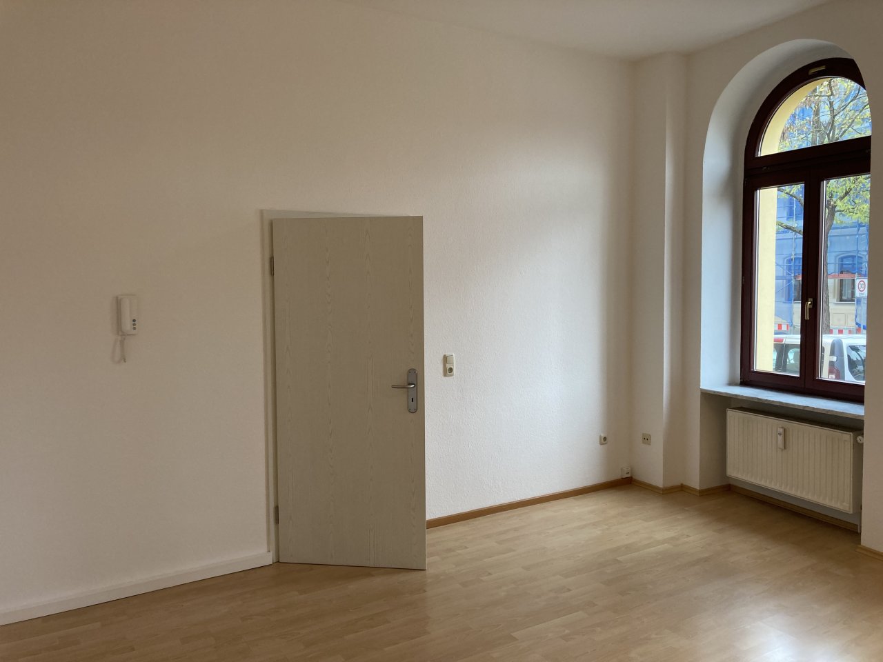 Ab 1.1.27! Zentrumsnahe, moderne Büroräume mit Balkon u. zwei Carport-Stellplätzen!