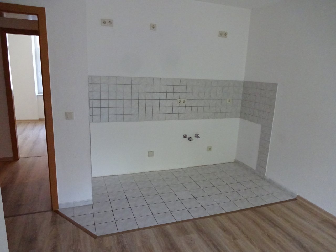 Schöne 2-Raumwhg. in idealer Lage zum Schlobigpark, Parkplätze vor dem Haus!