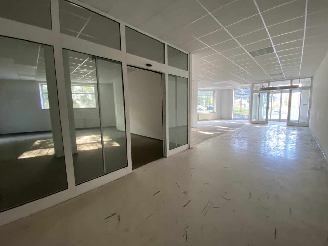 Geschäftshaus im Zentrum von Oelsnitz/V., ca. 3.800 m² Nutzfläche, san-bed. TG, 77 Stpl., Aufzug