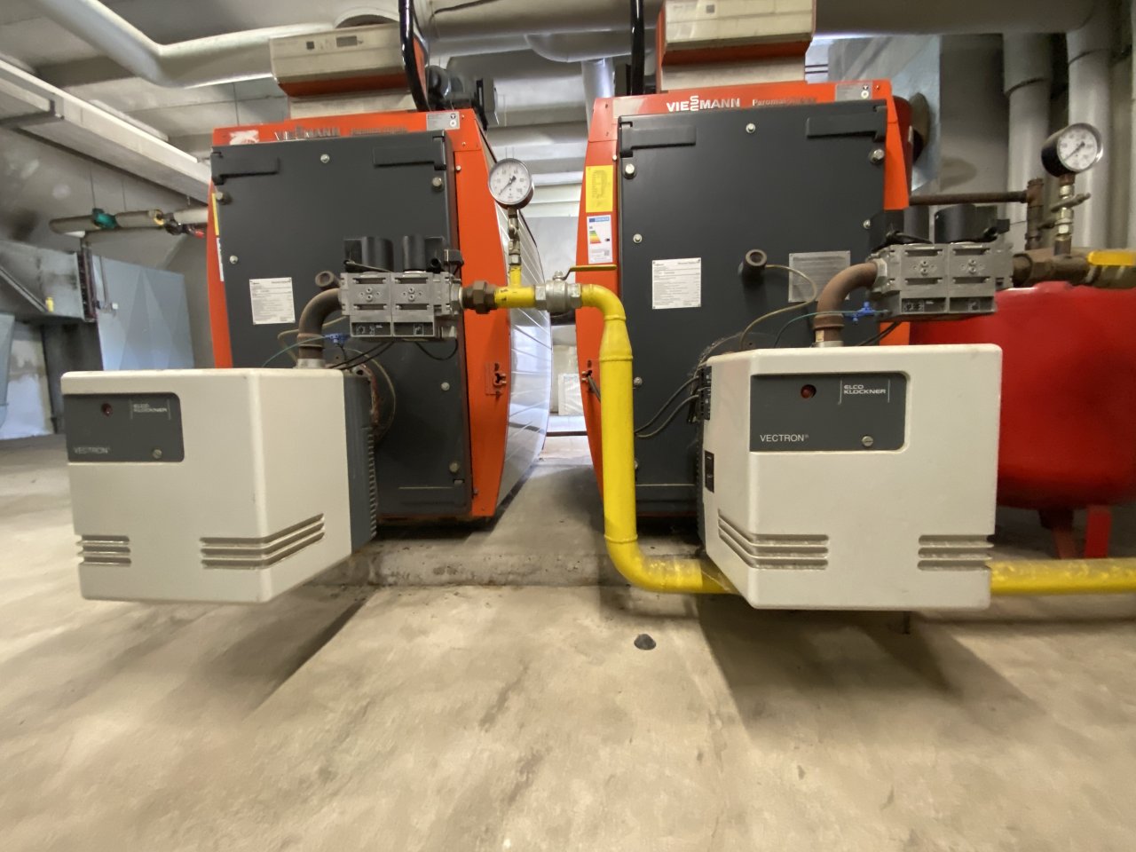 Geschäftshaus im Zentrum von Oelsnitz/V., ca. 3.800 m² Nutzfläche, san-bed. TG, 77 Stpl., Aufzug