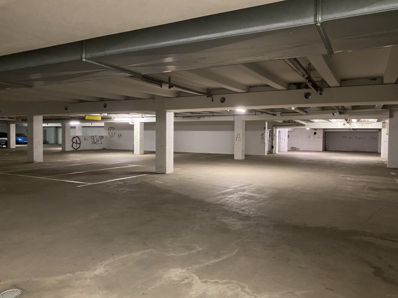 Geschäftshaus im Zentrum von Oelsnitz/V., ca. 3.800 m² Nutzfläche, san-bed. TG, 77 Stpl., Aufzug