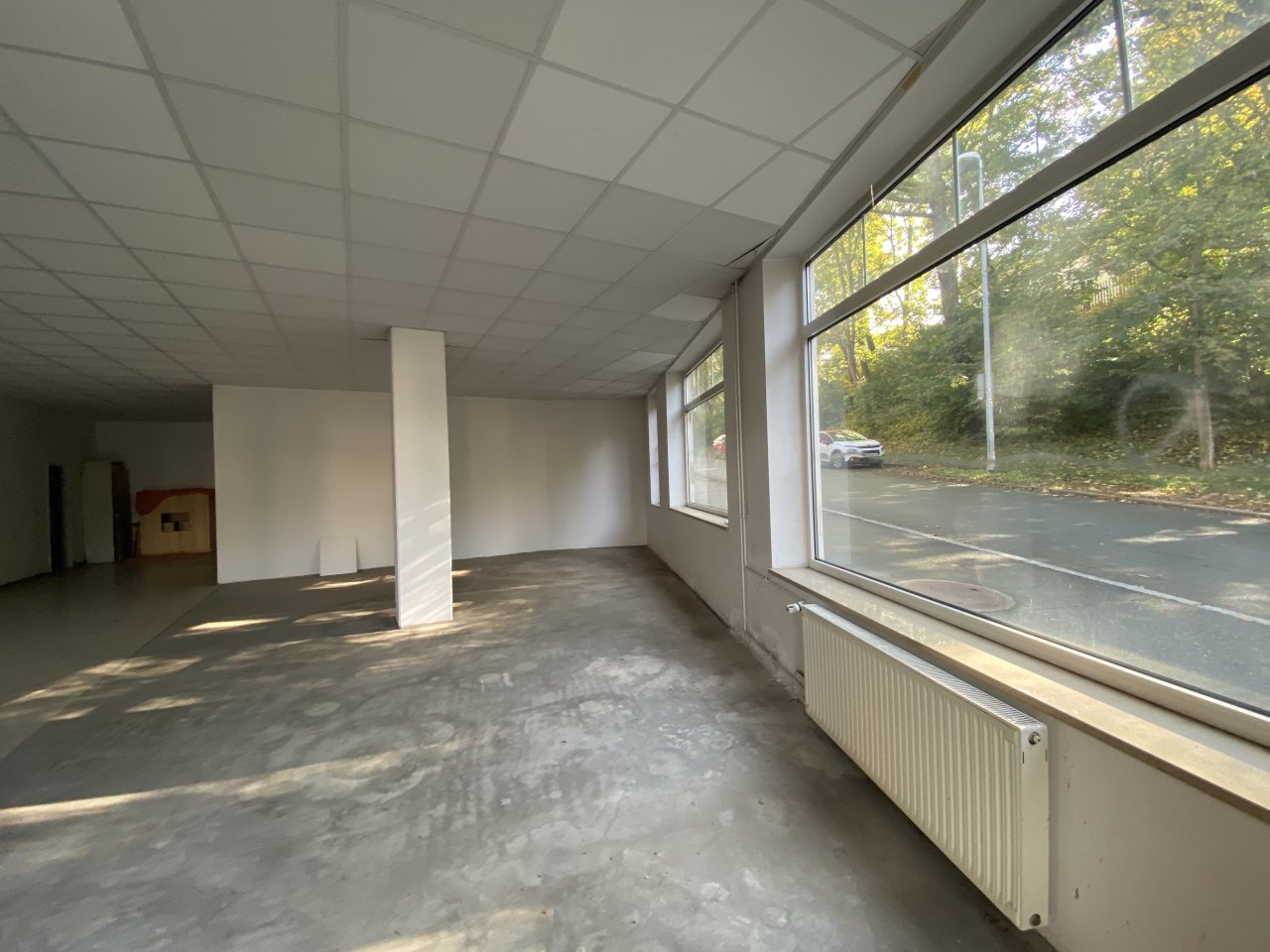 Geschäftshaus im Zentrum von Oelsnitz/V., ca. 3.800 m² Nutzfläche, san-bed. TG, 77 Stpl., Aufzug
