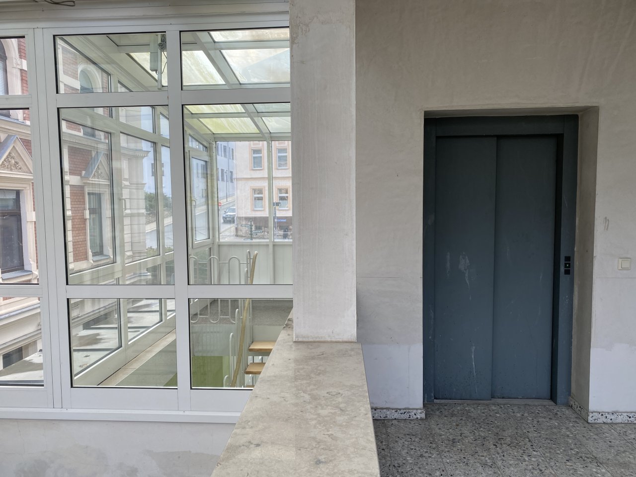 Geschäftshaus im Zentrum von Oelsnitz/V., ca. 3.800 m² Nutzfläche, san-bed. TG, 77 Stpl., Aufzug