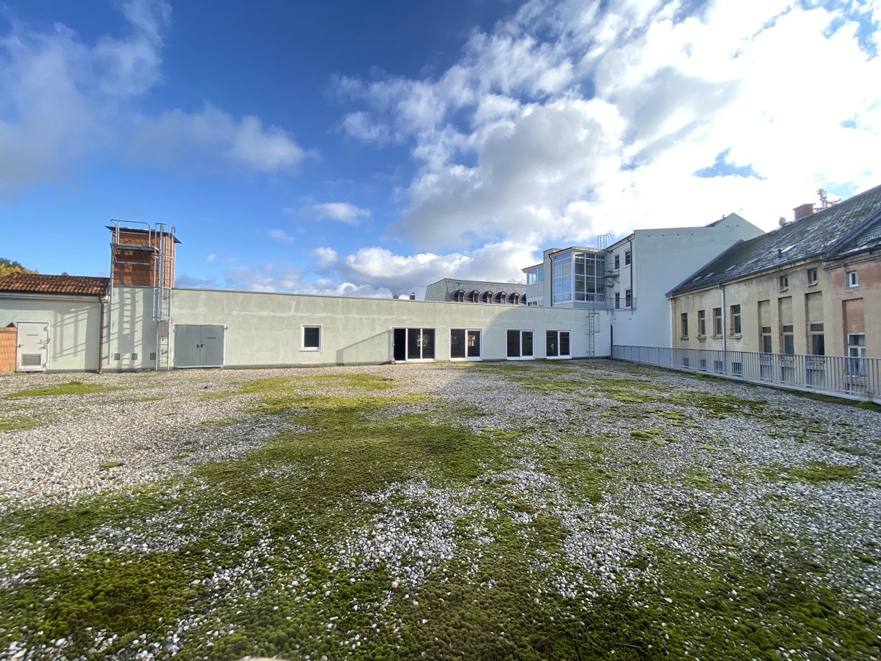 Geschäftshaus im Zentrum von Oelsnitz/V., ca. 3.800 m² Nutzfläche, san-bed. TG, 77 Stpl., Aufzug