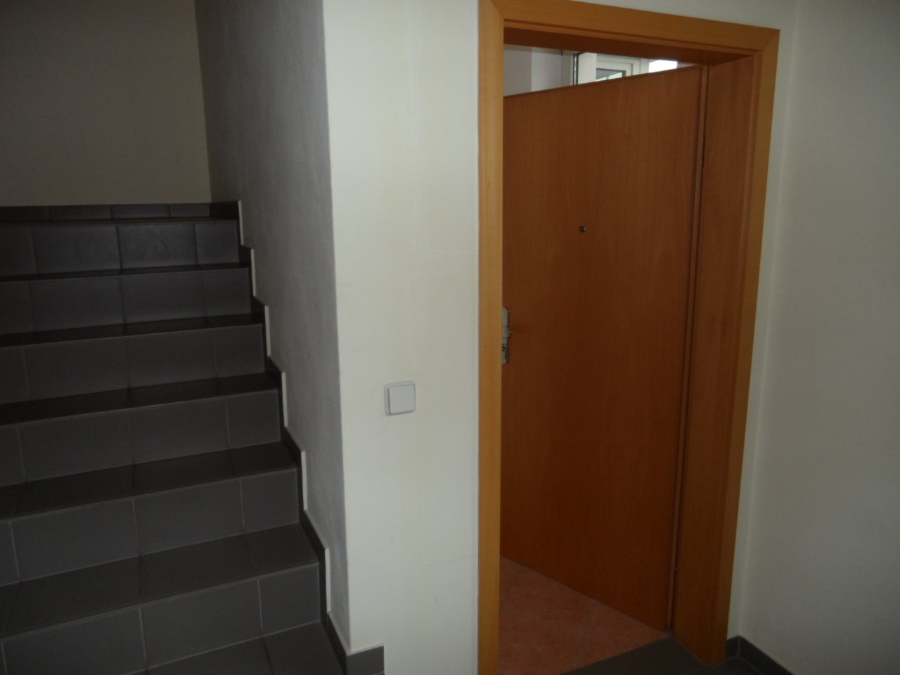 Zwickau-Innenstadt! Helle 2RW im 2. OG, Wintergarten, Laminat, alles fußläufig erreichbar