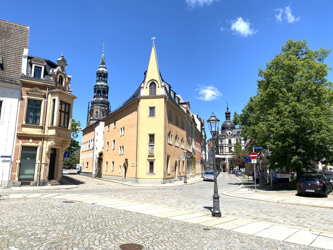 Zwickau-Innenstadt! Helle 2RW im 2. OG, Wintergarten, Laminat, alles fußläufig erreichbar