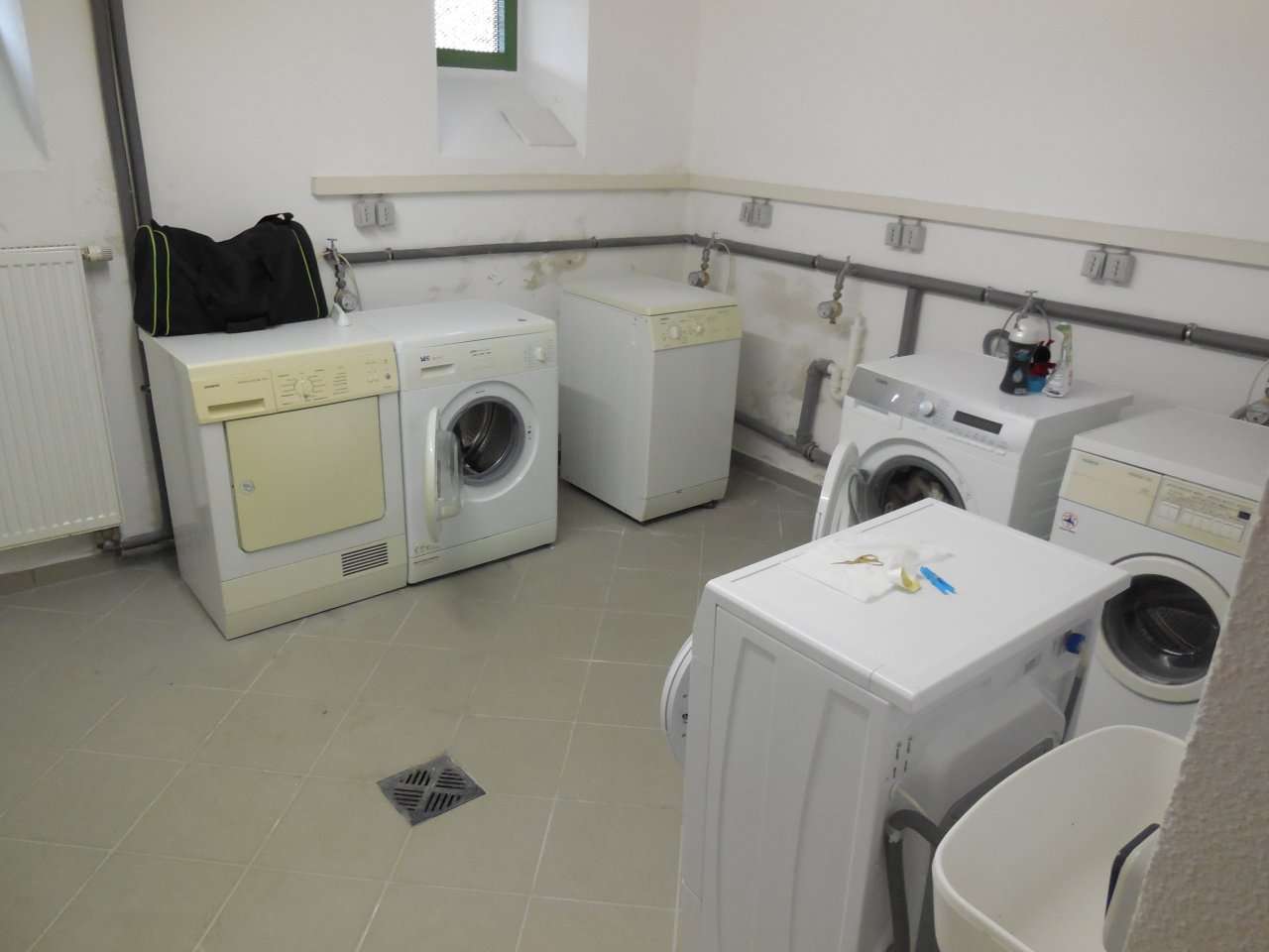 Ab 01.02.2026!!!Zwickau Marienthal Nähe HBK - 2-Raumwohnung mit Einbauküche, Stellplatz und Balkon