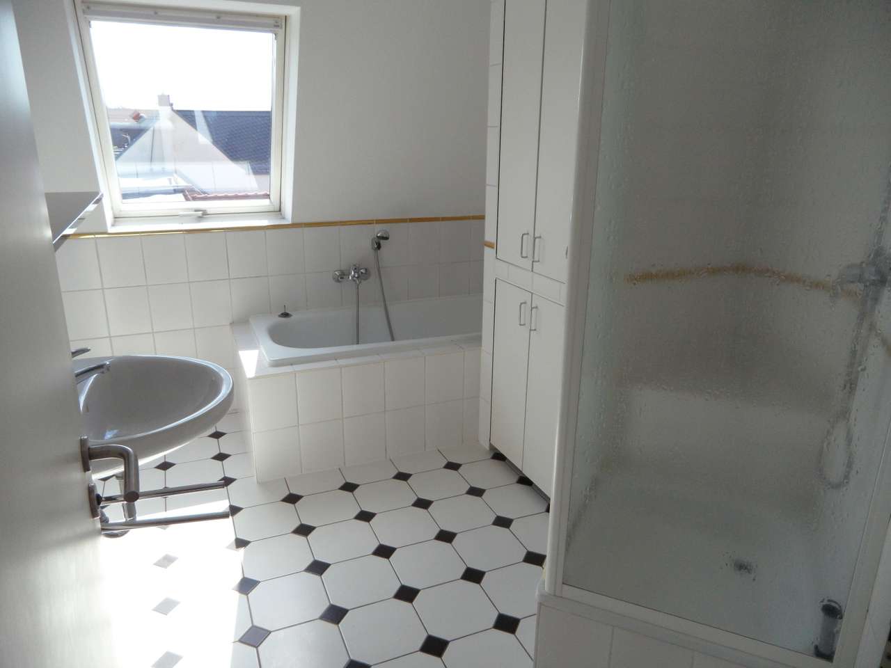 Ab 1.11.! Tolle, zentrumsnahe 4-Raumwhg. mit Dachterrasse!