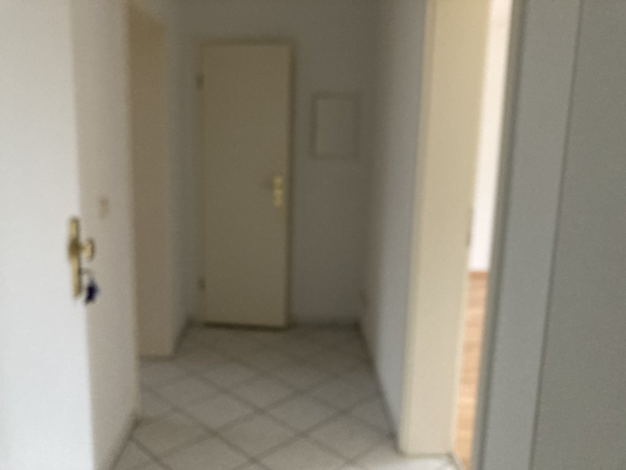 Ab 01.02.2026!!!Zwickau Marienthal Nähe HBK - 2-Raumwohnung mit Einbauküche, Stellplatz und Balkon