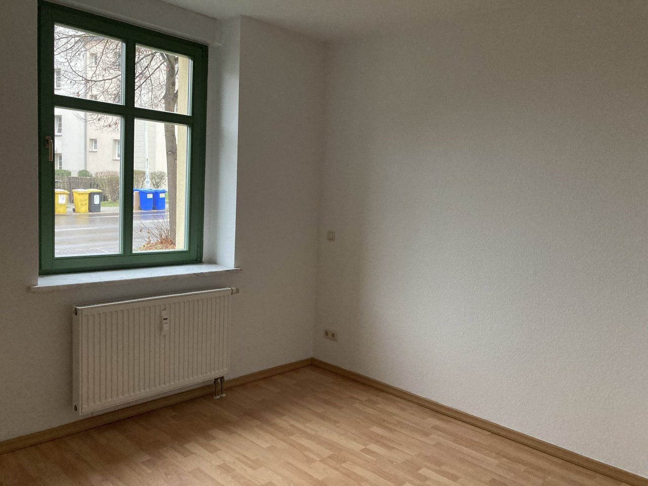 Ab 01.02.2026!!!Zwickau Marienthal Nähe HBK - 2-Raumwohnung mit Einbauküche, Stellplatz und Balkon