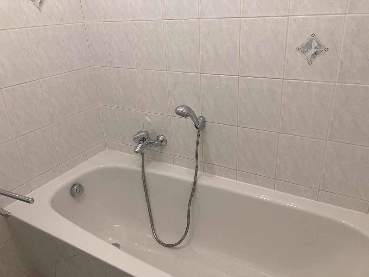 Ab 01.02.2026!!!Zwickau Marienthal Nähe HBK - 2-Raumwohnung mit Einbauküche, Stellplatz und Balkon