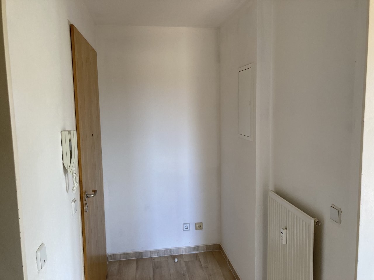 Ab 1.11.! Wohnen im Grünen - 2-Zimmer-Maisonette mit Loggia und Garage!