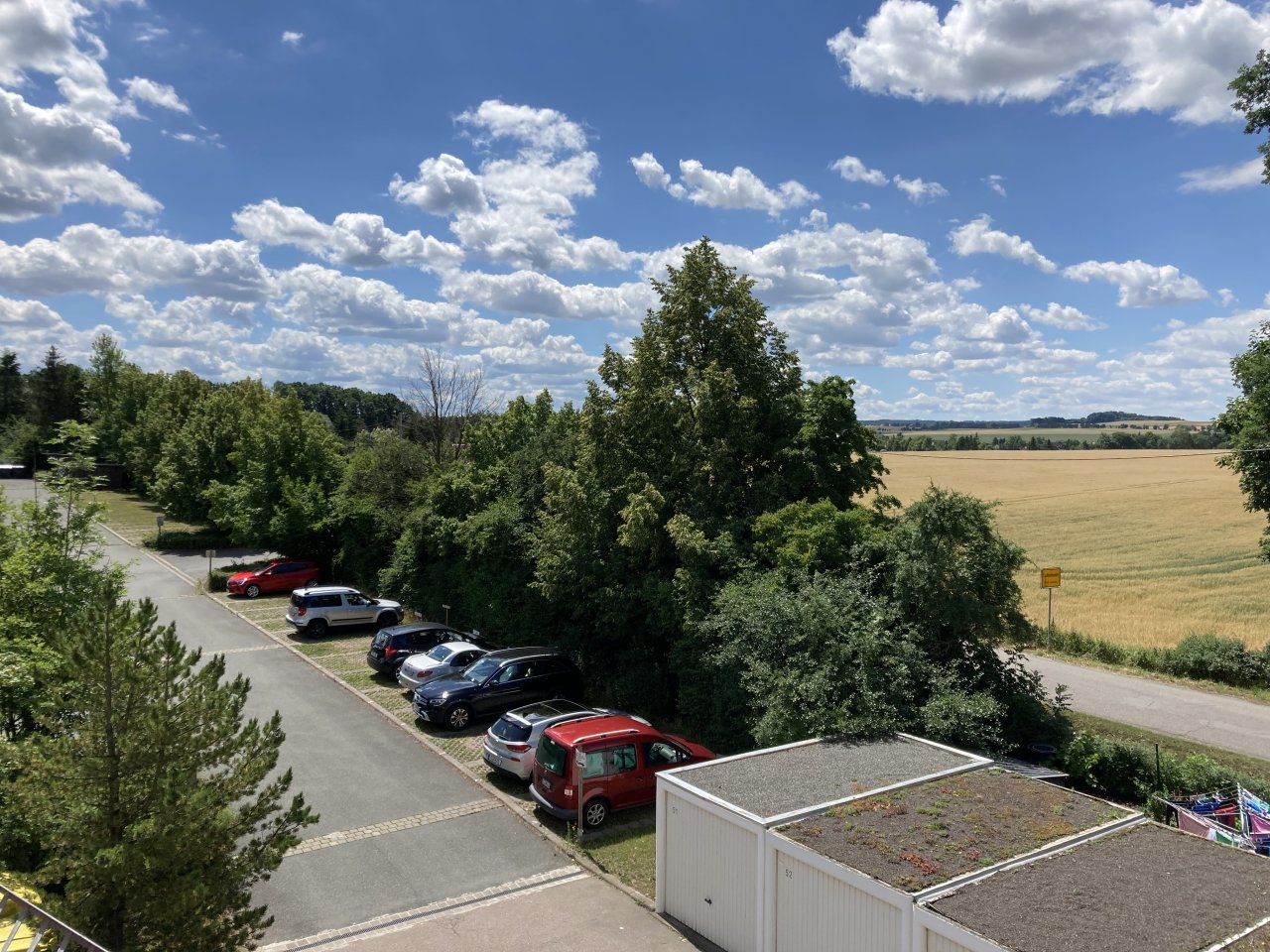 Ab 1.11.! Wohnen im Grünen - 2-Zimmer-Maisonette mit Loggia und Garage!