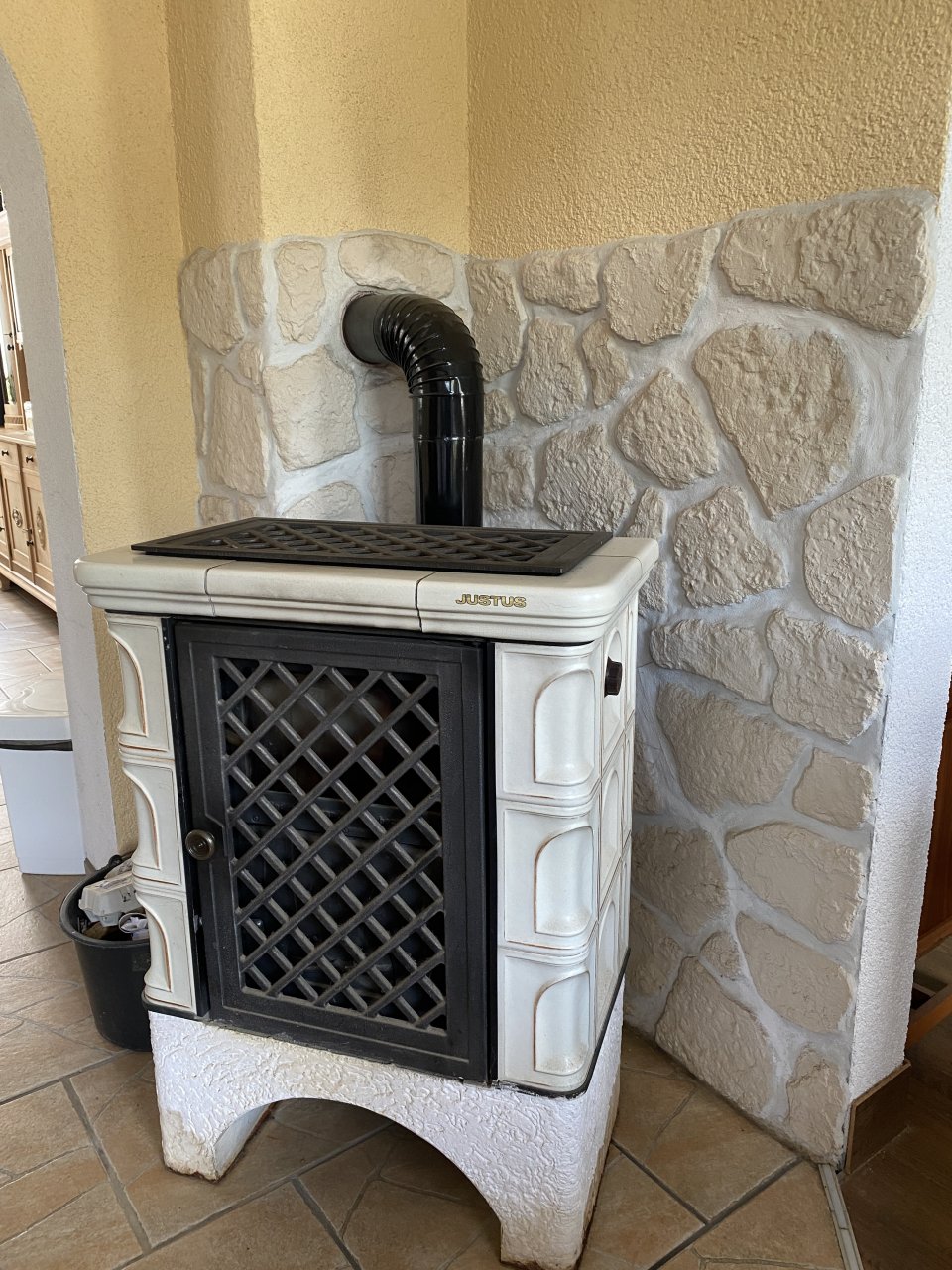 Sanierungsbedürftiges, kleines MFH, Ausbaupotenzial im DG, schönes Grundstück!