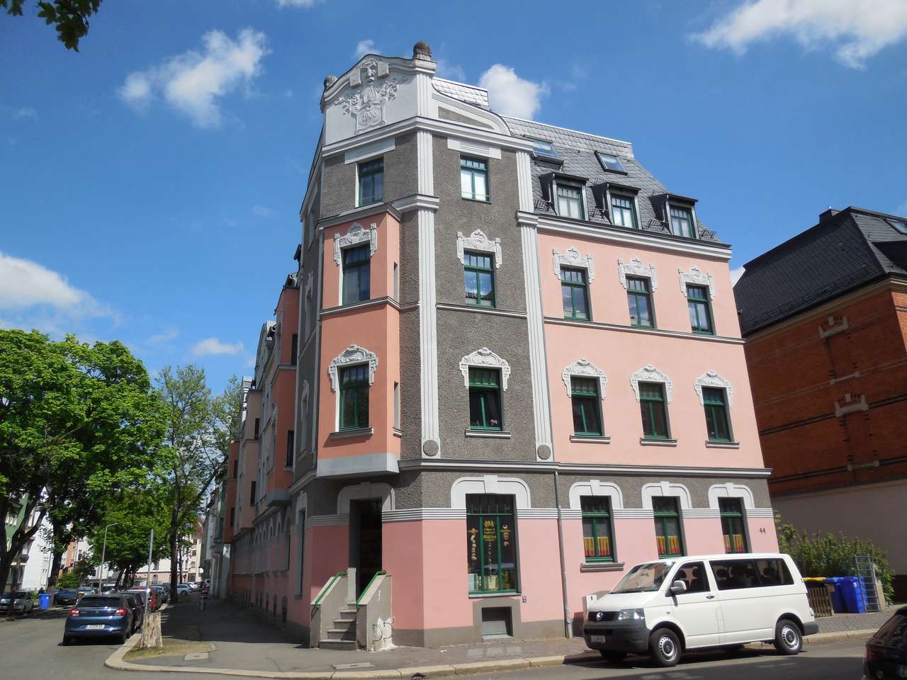 Tolle 3-Raum Wohnung im Dachgeschoß mit Balkon und hochwertiger Einbauküche!