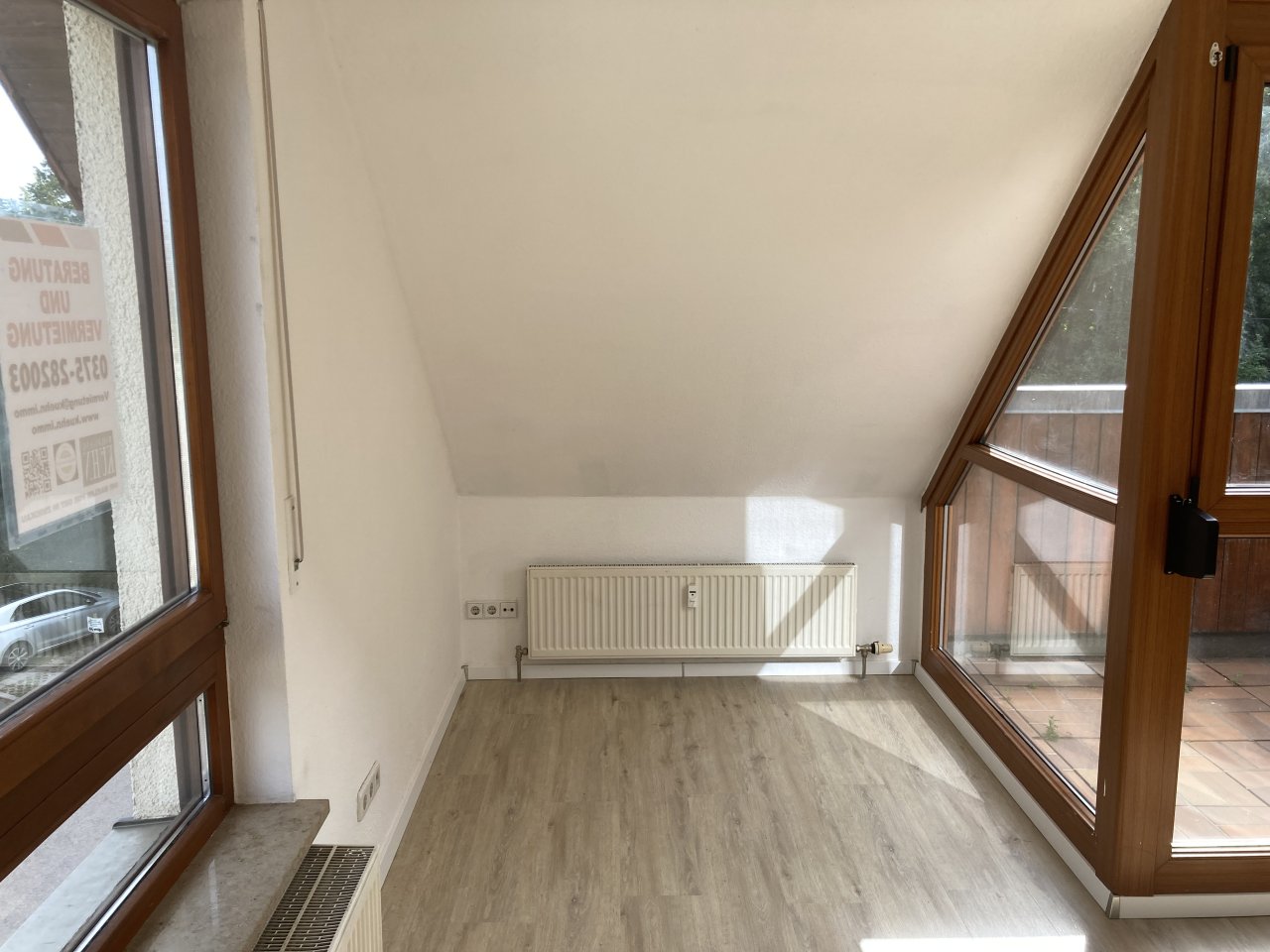 Ab 1.11.! Wohnen im Grünen - 2-Zimmer-Maisonette mit Loggia und Garage!