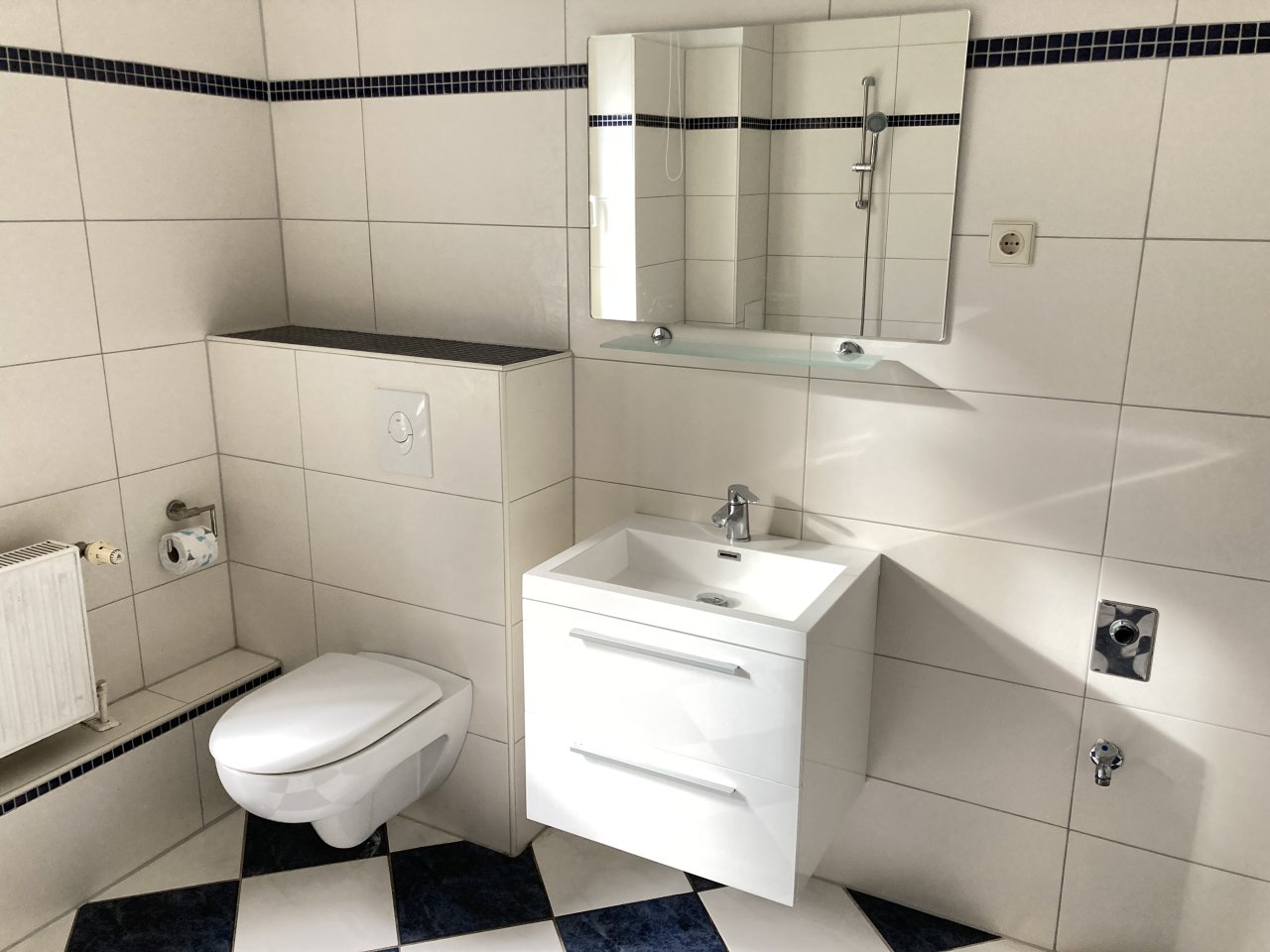 Helle 4-Raumwhg. mit EBK und Balkon in Zwickau! Wallbox für E-Autos am Haus!