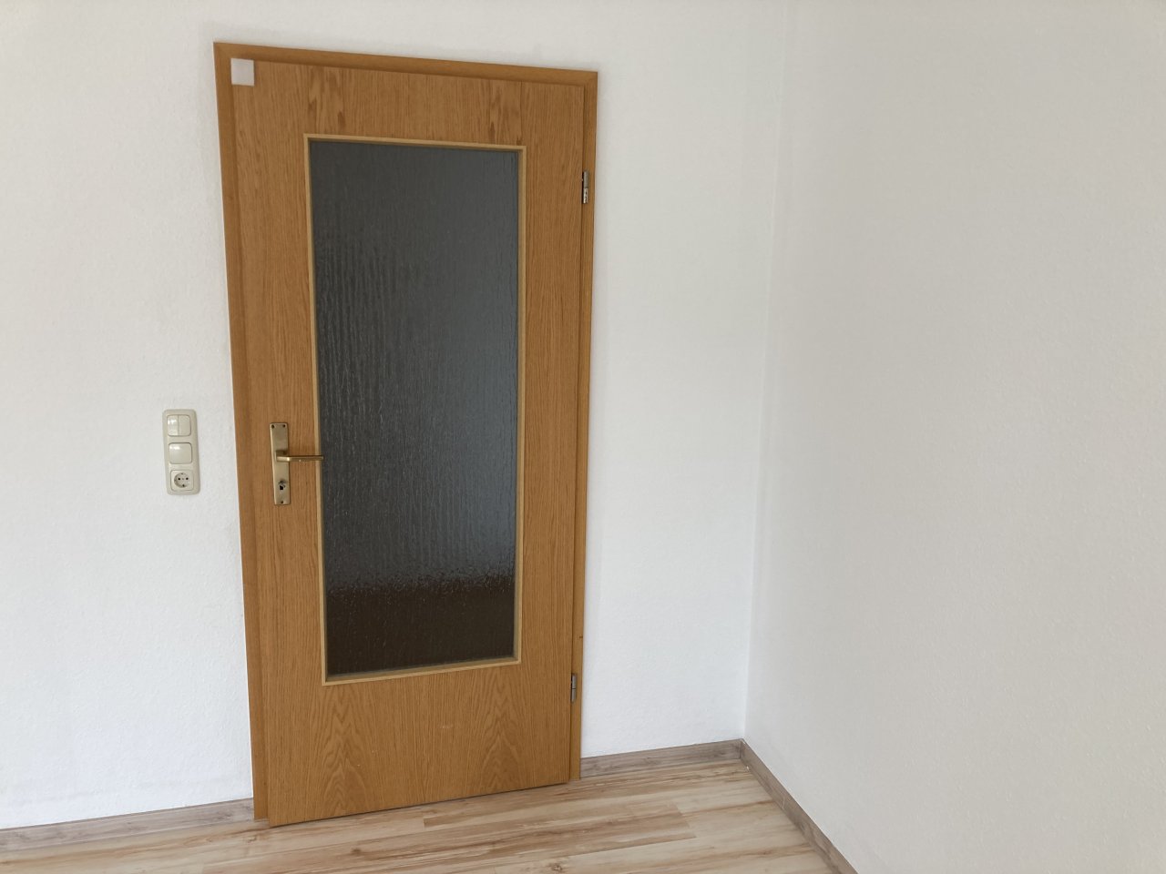 Fraureuth, schöne 3-Zimmer Dachgeschoßwohnung mit Balkon, Stellplatz optional