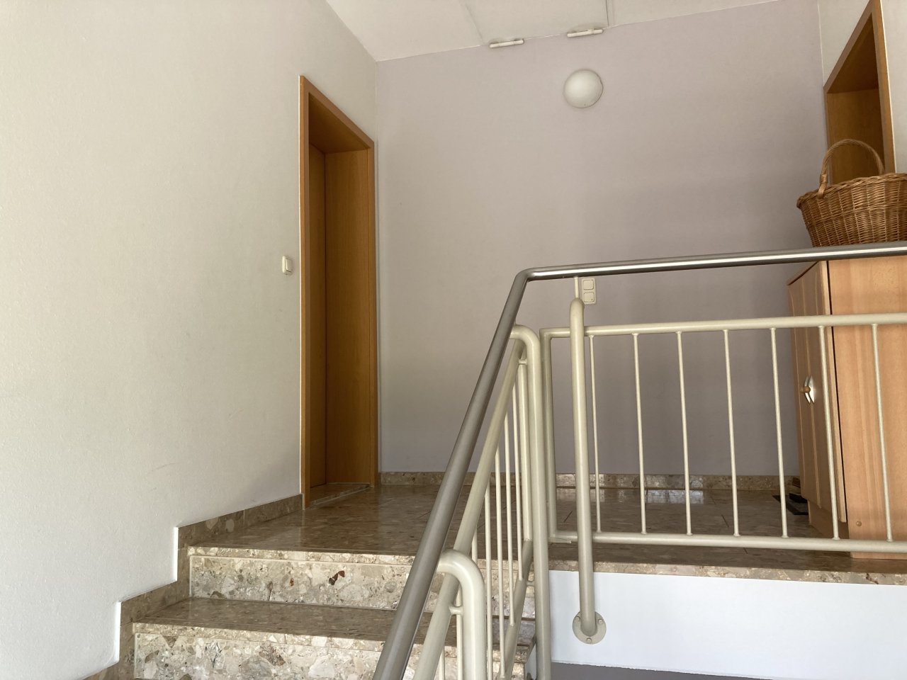 Fraureuth, schöne 3-Zimmer Dachgeschoßwohnung mit Balkon, Stellplatz optional