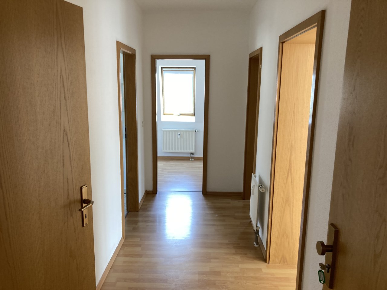 Fraureuth, schöne 3-Zimmer Dachgeschoßwohnung mit Balkon, Stellplatz optional