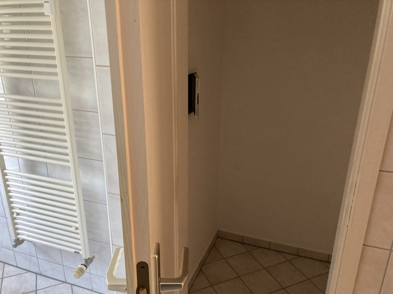 Fraureuth, schöne 3-Zimmer Dachgeschoßwohnung mit Balkon, Stellplatz optional