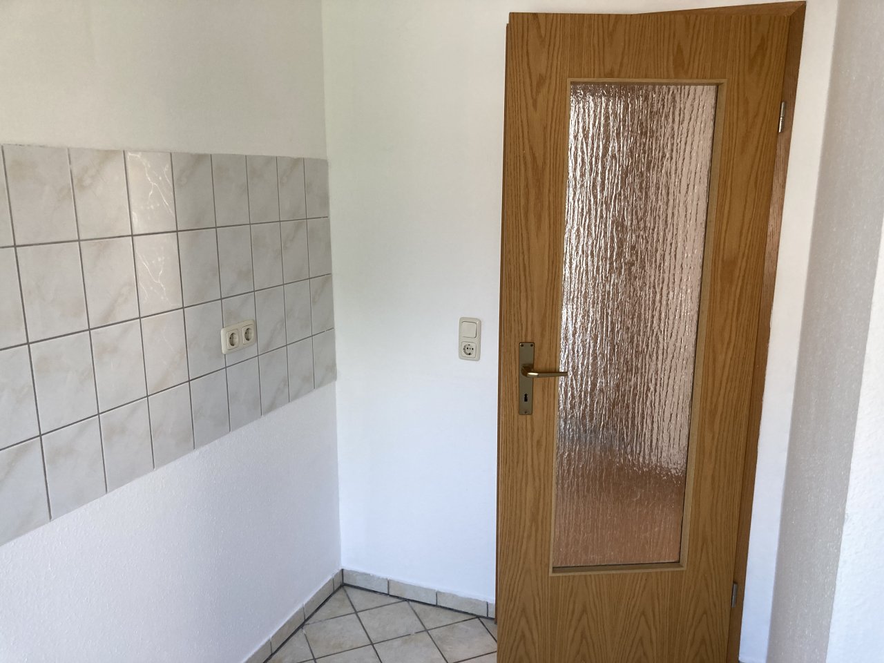Fraureuth, schöne 3-Zimmer Dachgeschoßwohnung mit Balkon, Stellplatz optional