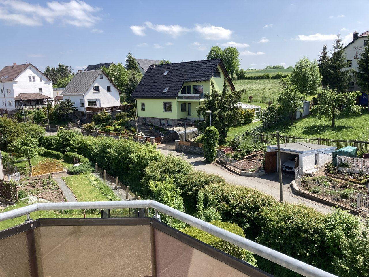 Fraureuth, schöne 3-Zimmer Dachgeschoßwohnung mit Balkon, Stellplatz optional
