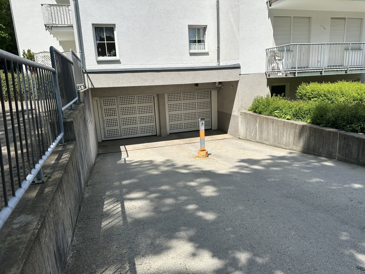 Vermietete 2 Zi. Wohnung, Balkon, ca. 60 m², TG-Stellplatz, idyllische Lage im Grünen