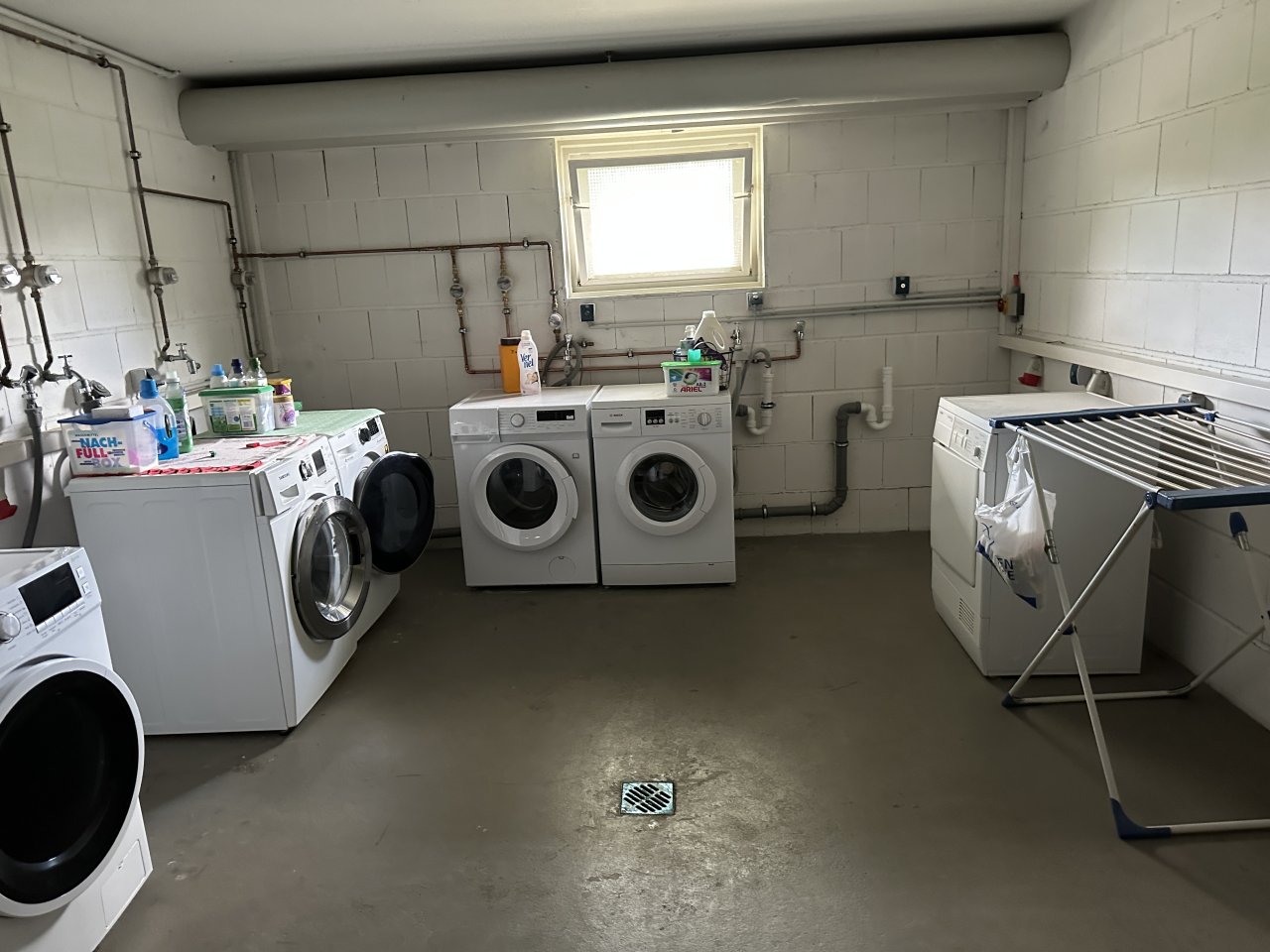 Vermietete 2 Zi. Wohnung, Balkon, ca. 60 m², TG-Stellplatz, idyllische Lage im Grünen