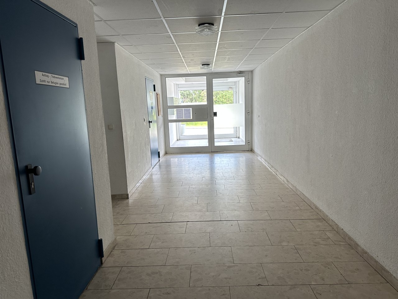 Vermietete 2 Zi. Wohnung, Balkon, ca. 60 m², TG-Stellplatz, idyllische Lage im Grünen