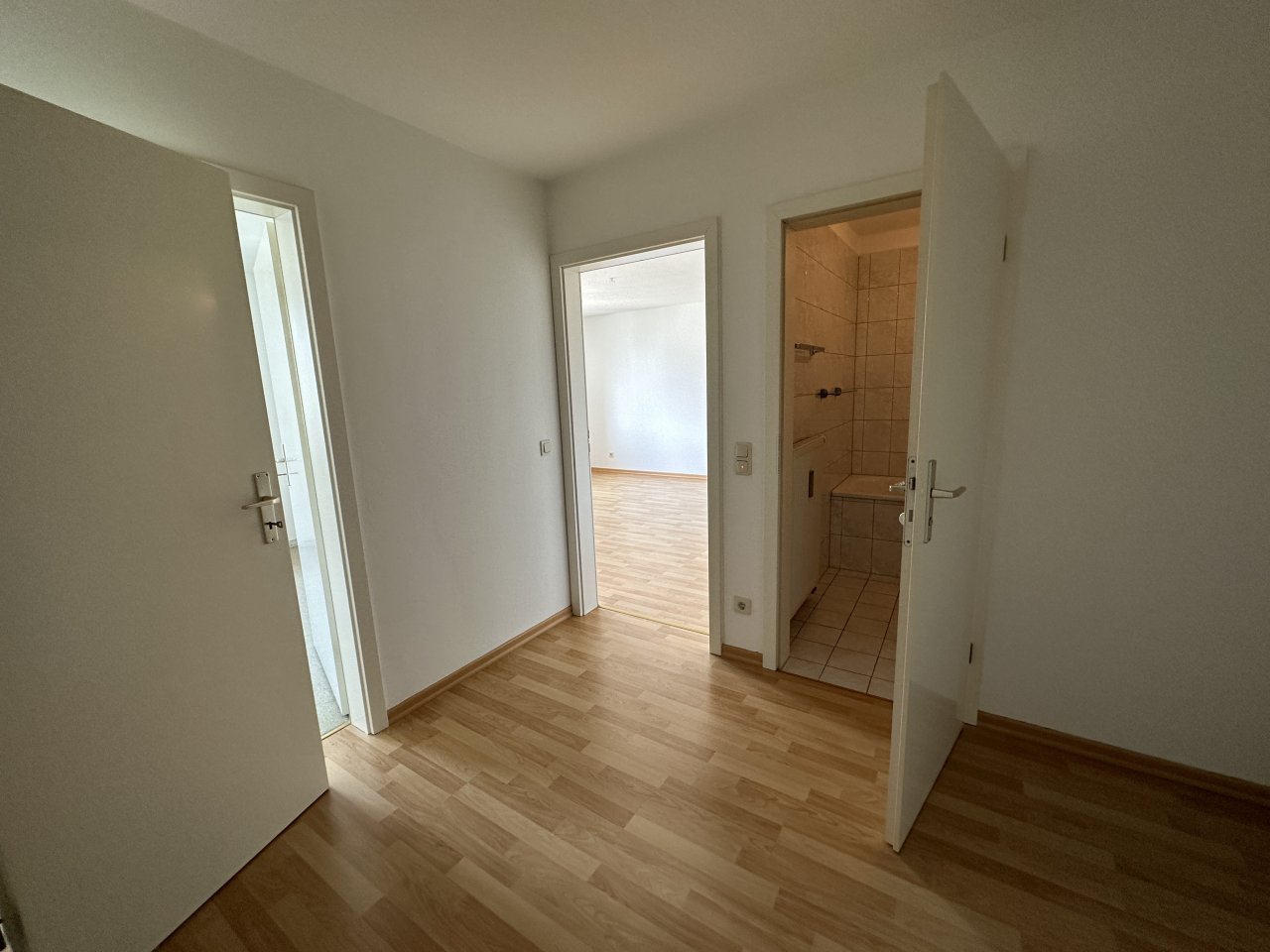 2-Raum Wohnung mit TG-Stpl. in ausgezeichneter Lage! Aufzug, 4. OG