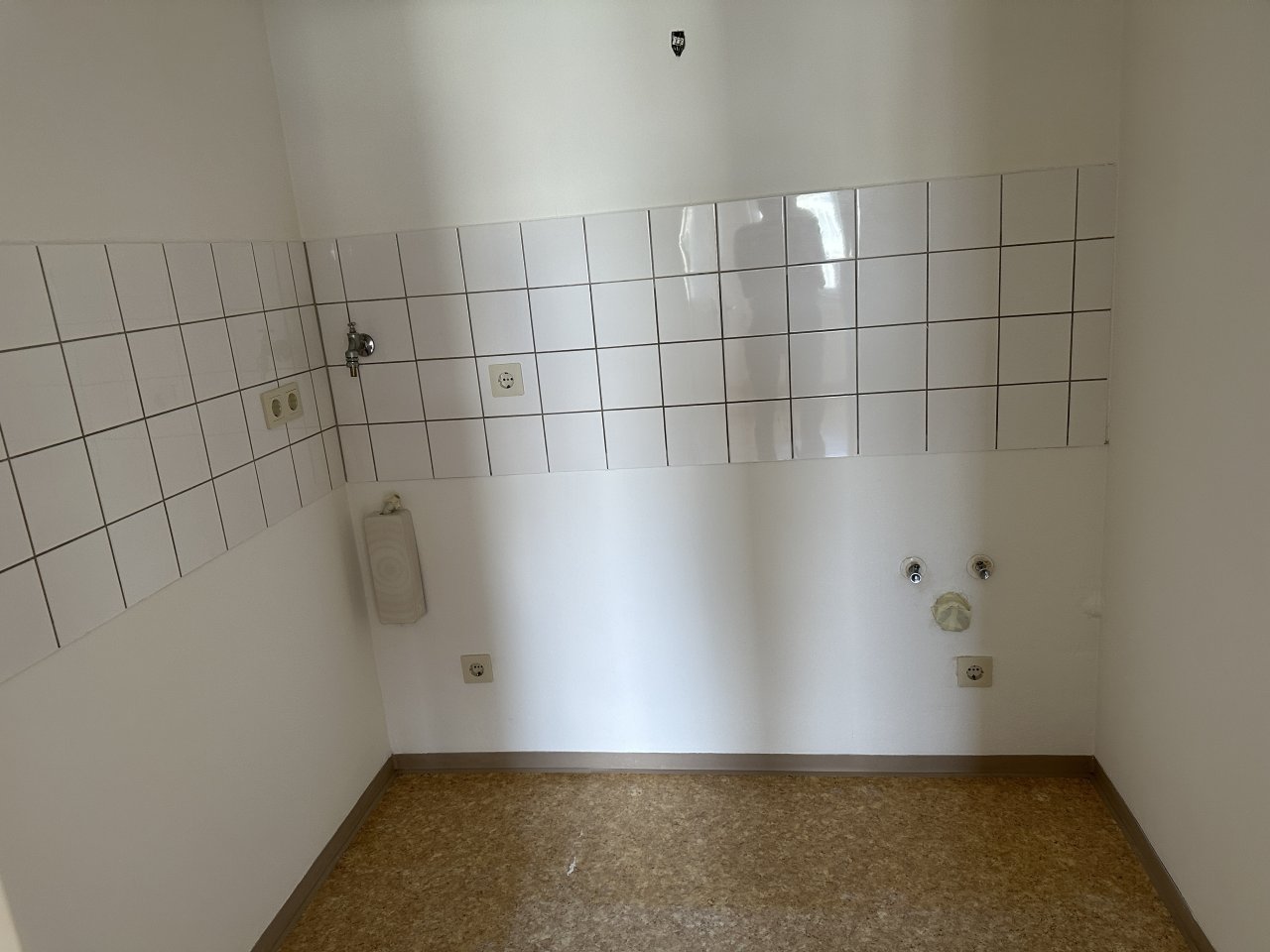 2-Raum Wohnung mit TG-Stpl. in ausgezeichneter Lage! Aufzug, 4. OG