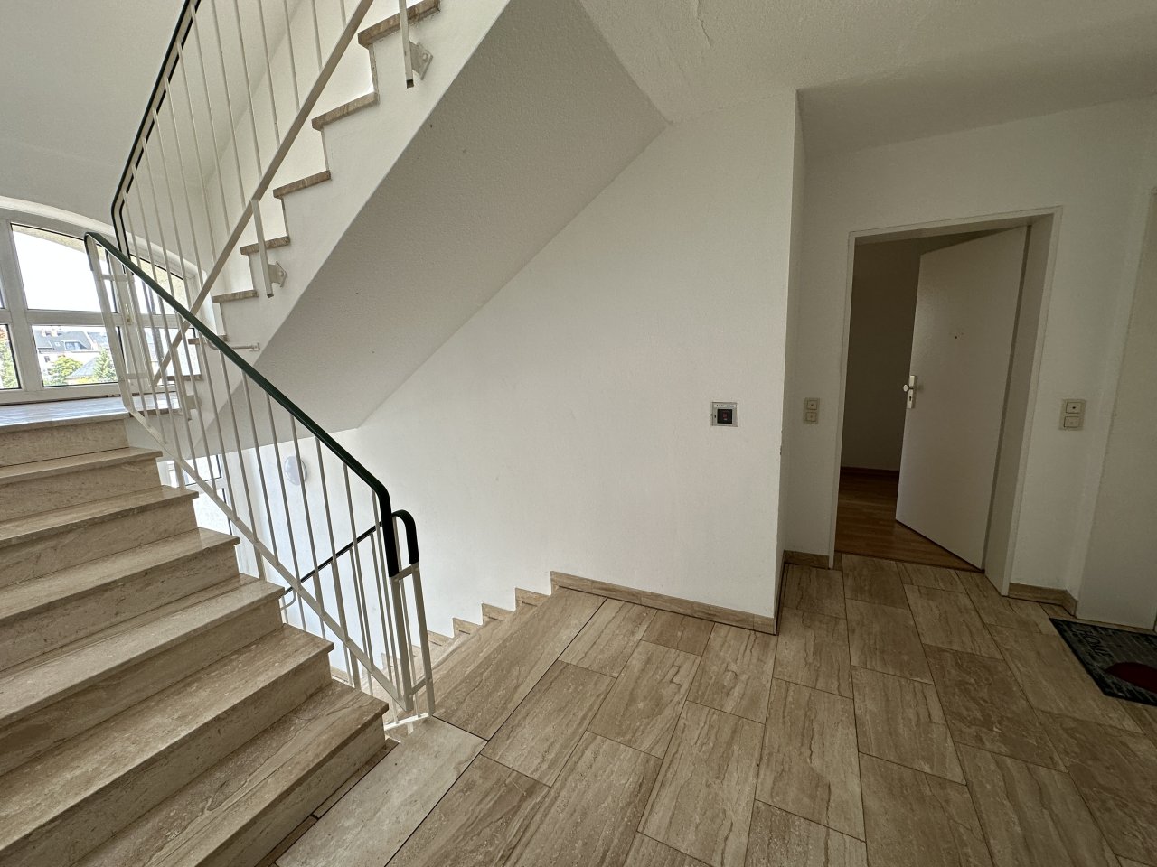 2-Raum Wohnung mit TG-Stpl. in ausgezeichneter Lage! Aufzug, 4. OG