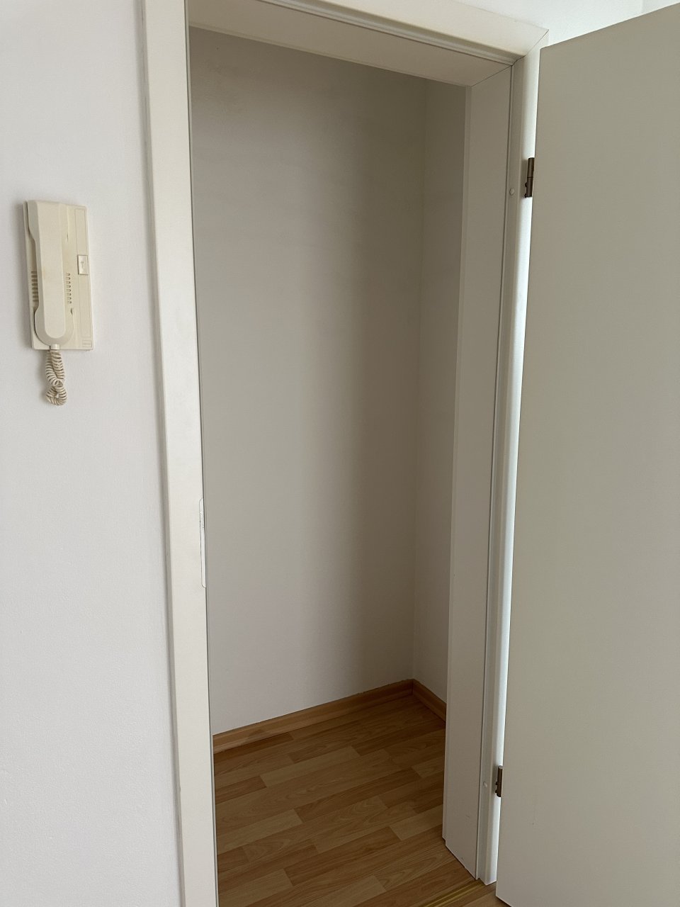 2-Raum Wohnung mit TG-Stpl. in ausgezeichneter Lage! Aufzug, 4. OG