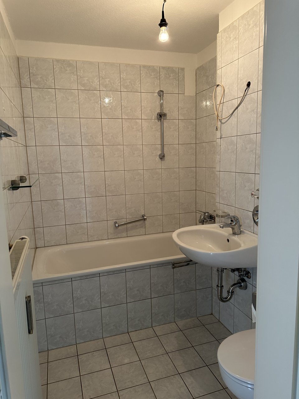 2-Raum Wohnung mit TG-Stpl. in ausgezeichneter Lage! Aufzug, 4. OG