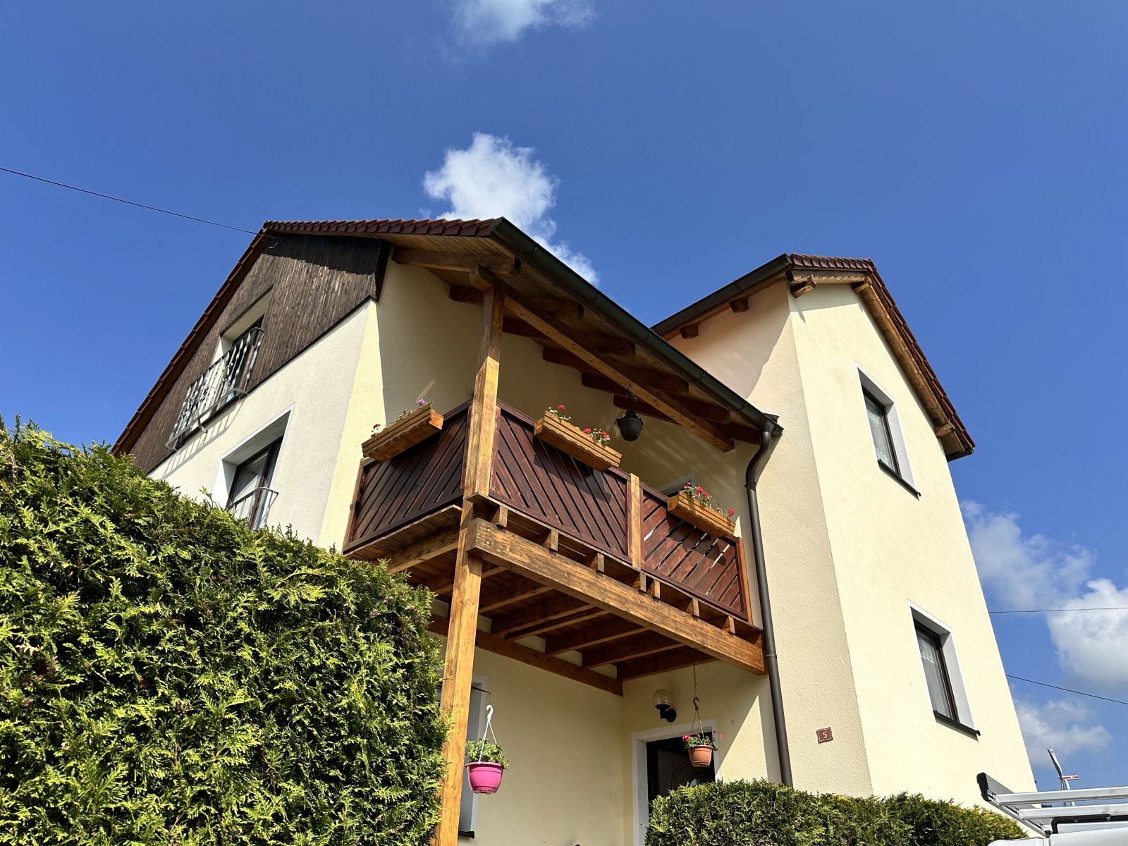 Wohnungspaket - 2 Wohnungen, davon 1 WE vermietet, mit Garage in ruhiger Lage! Nähe VW Mosel!