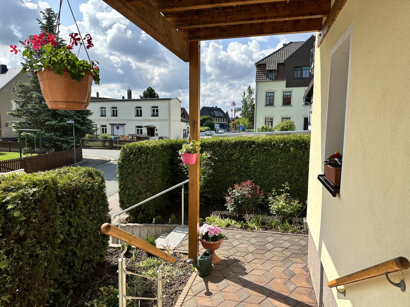 Wohnungspaket - 2 Wohnungen, davon 1 WE vermietet, mit Garage in ruhiger Lage! Nähe VW Mosel!