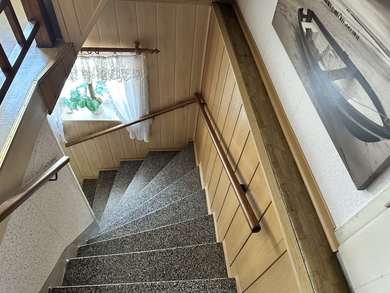 Sanierungsbed. Wohnhaus mit denkmalgeschütztem Wirtschaftsgebäude + Garage