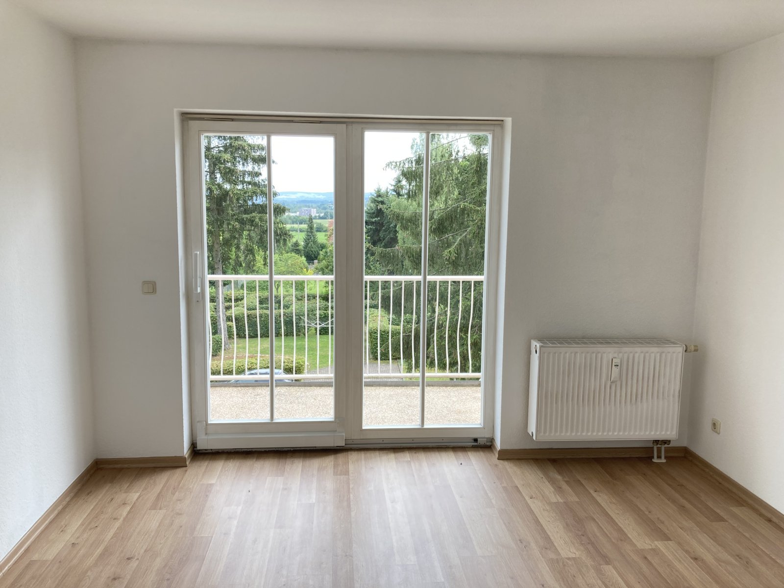 Ab 1.9.26! Helle 2-Raumwohnung mit Balkon u. EBK zur Ablöse in Marienthal nähe HBK!