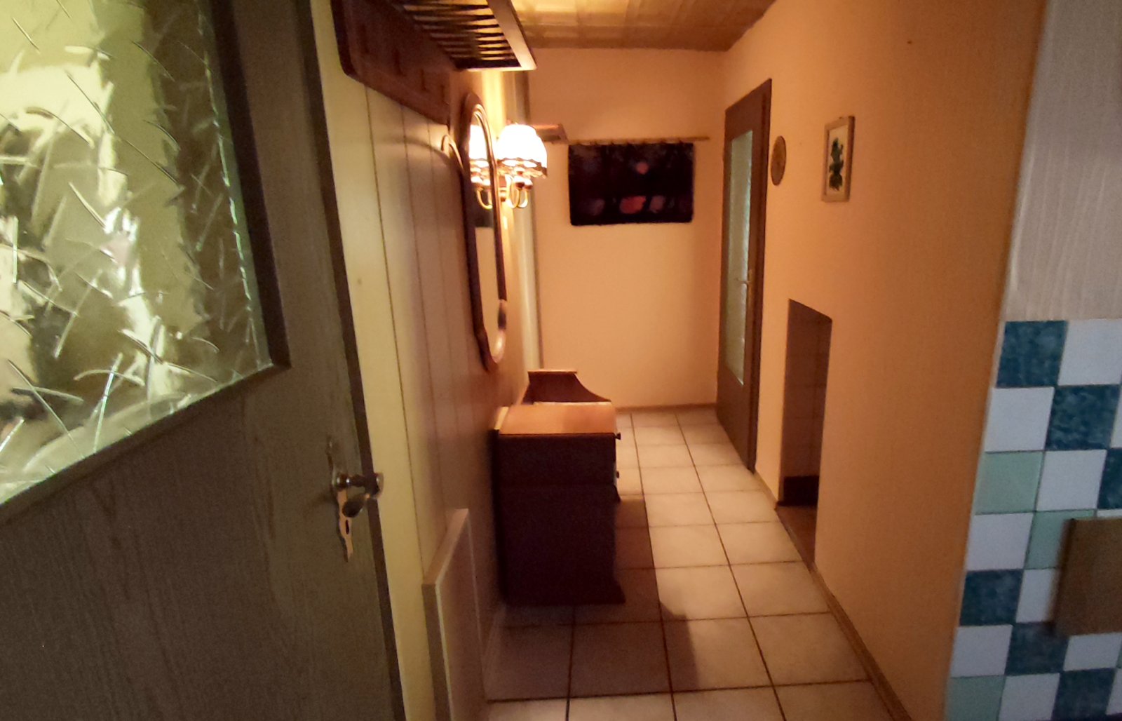 Sanierungsbed. Wohnhaus mit denkmalgeschütztem Wirtschaftsgebäude + Garage