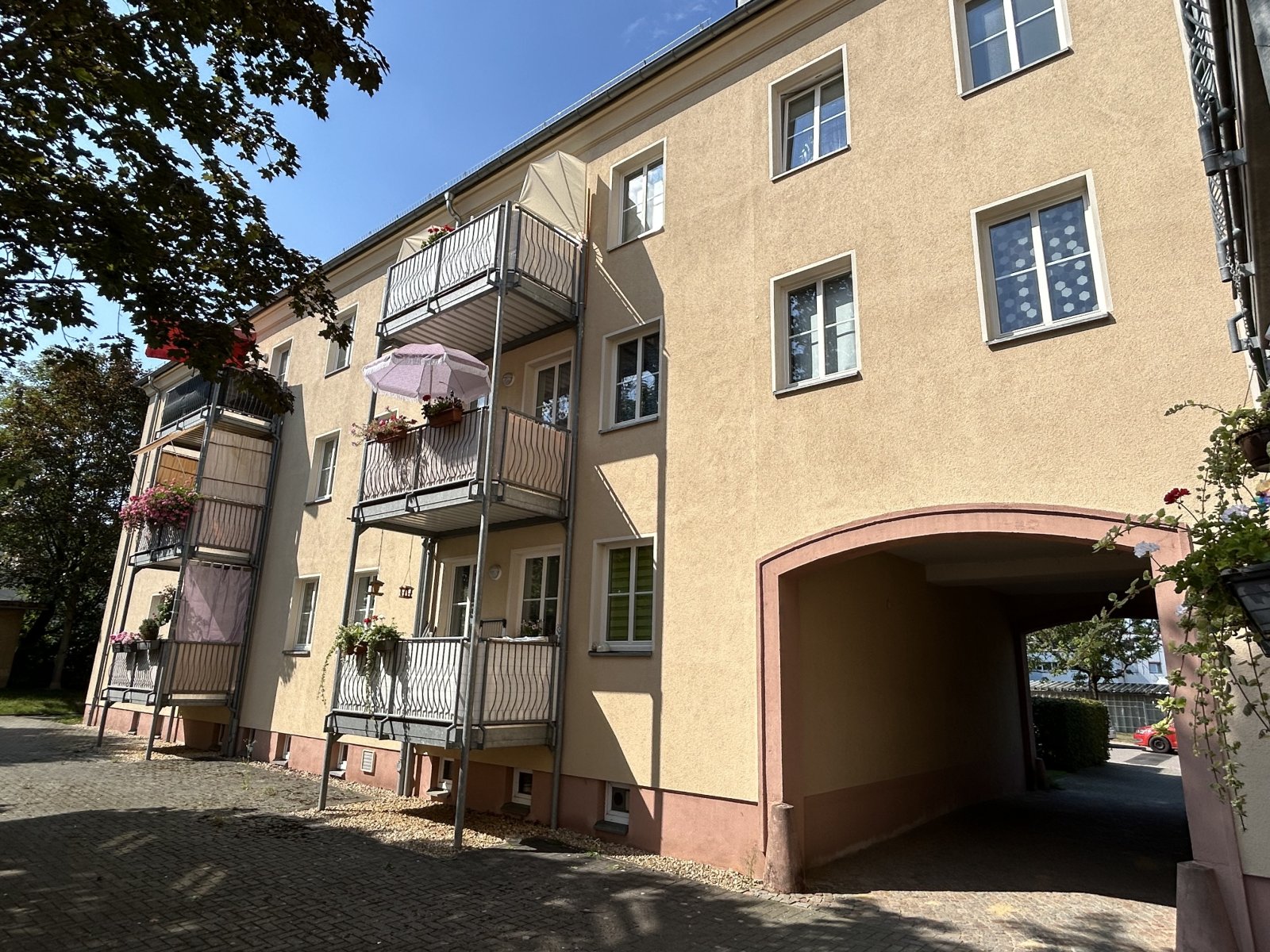 Zentrumsnahe 2-Raum-Whg.! Tageslichtbad, Balkon mit Blick ins Grüne; Vermietet!