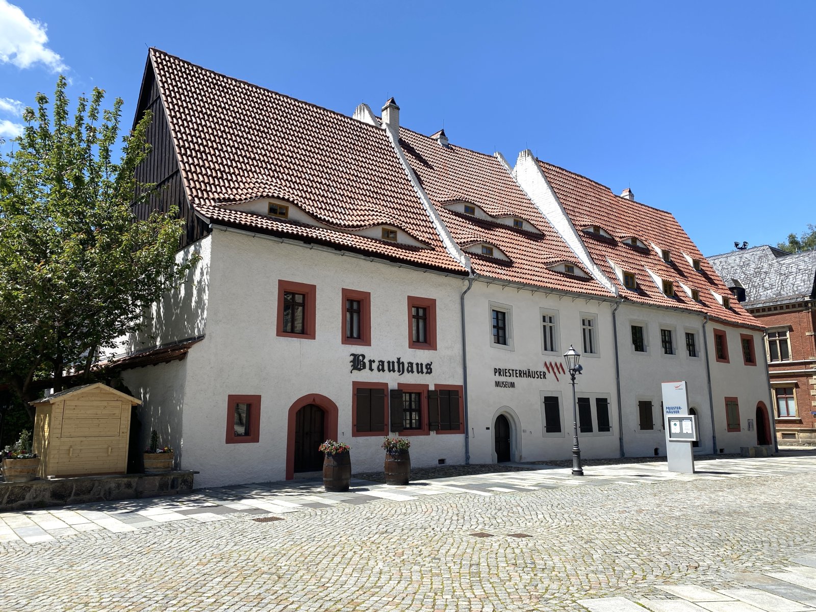 Zentrumsnahe 2-Raum-Whg.! Tageslichtbad, Balkon mit Blick ins Grüne; Vermietet!