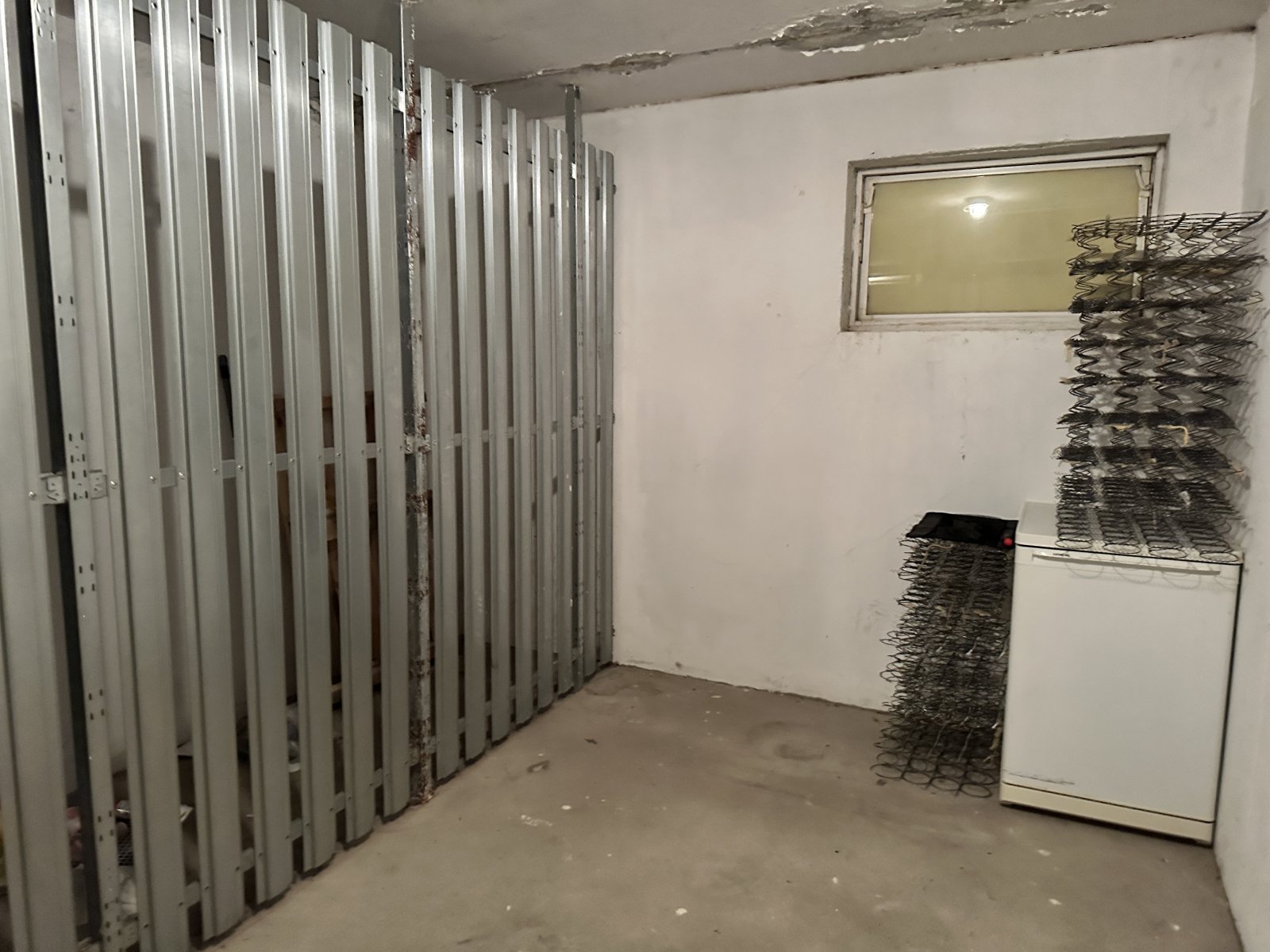 Büro/Praxis in günstig gelegenem WGH, Neubau 1996, 1.OG, ca. 125 m², Balkon, Modernisierungsbedarf