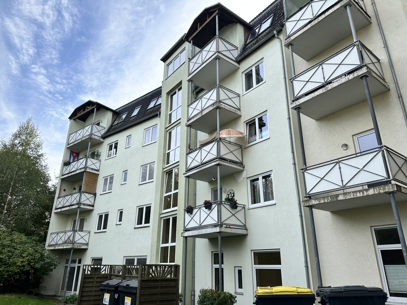 Büro/Praxis in günstig gelegenem WGH, Neubau 1996, 1.OG, ca. 125 m², Balkon, Modernisierungsbedarf