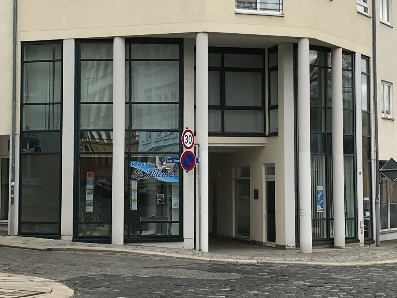 Büro/Praxis in günstig gelegenem WGH, Neubau 1996, 1.OG, ca. 125 m², Balkon, Modernisierungsbedarf