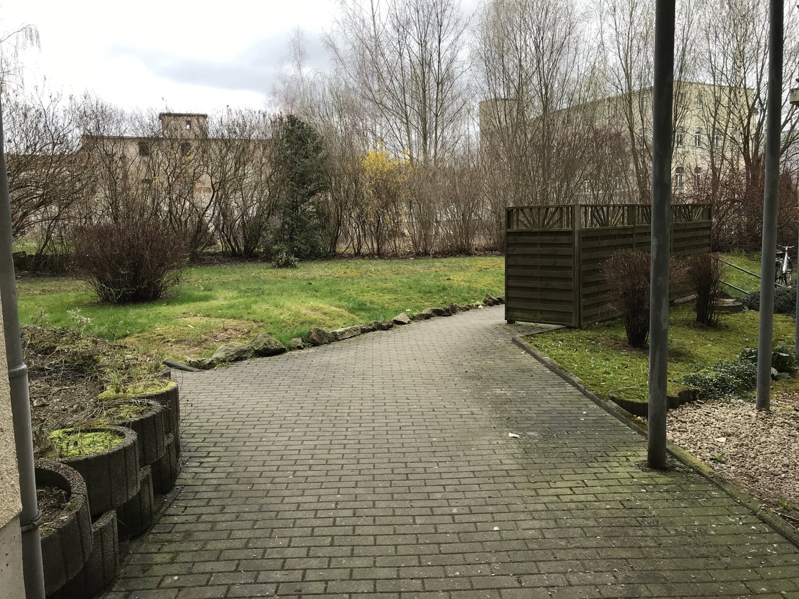 Büro/Praxis in günstig gelegenem WGH, Neubau 1996, 1.OG, ca. 125 m², Balkon, Modernisierungsbedarf